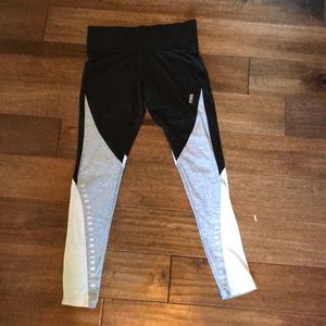 PINK VICTORIA SECRET LEGGINGS